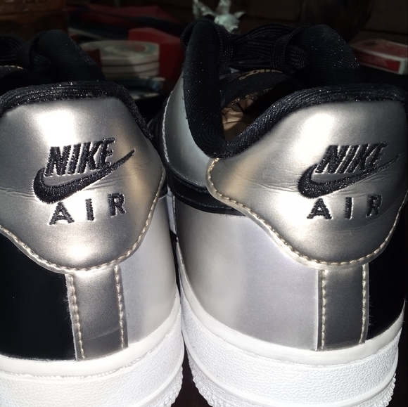 Excellent like new condition air force ones womens size 7.5 - Picture 4 of 6